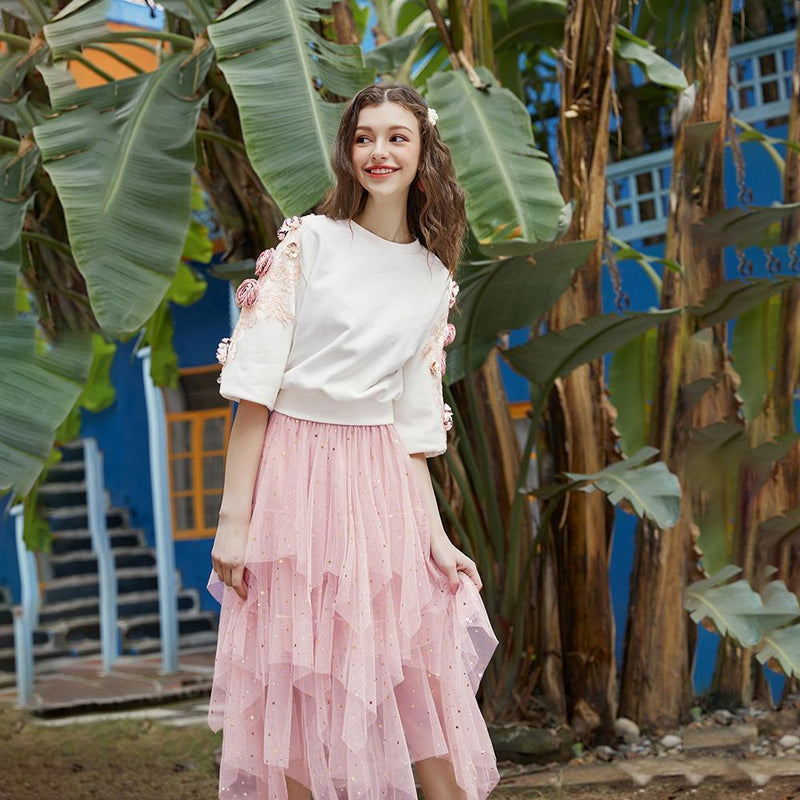 Traje de falda para primavera, una falda con un sudadero